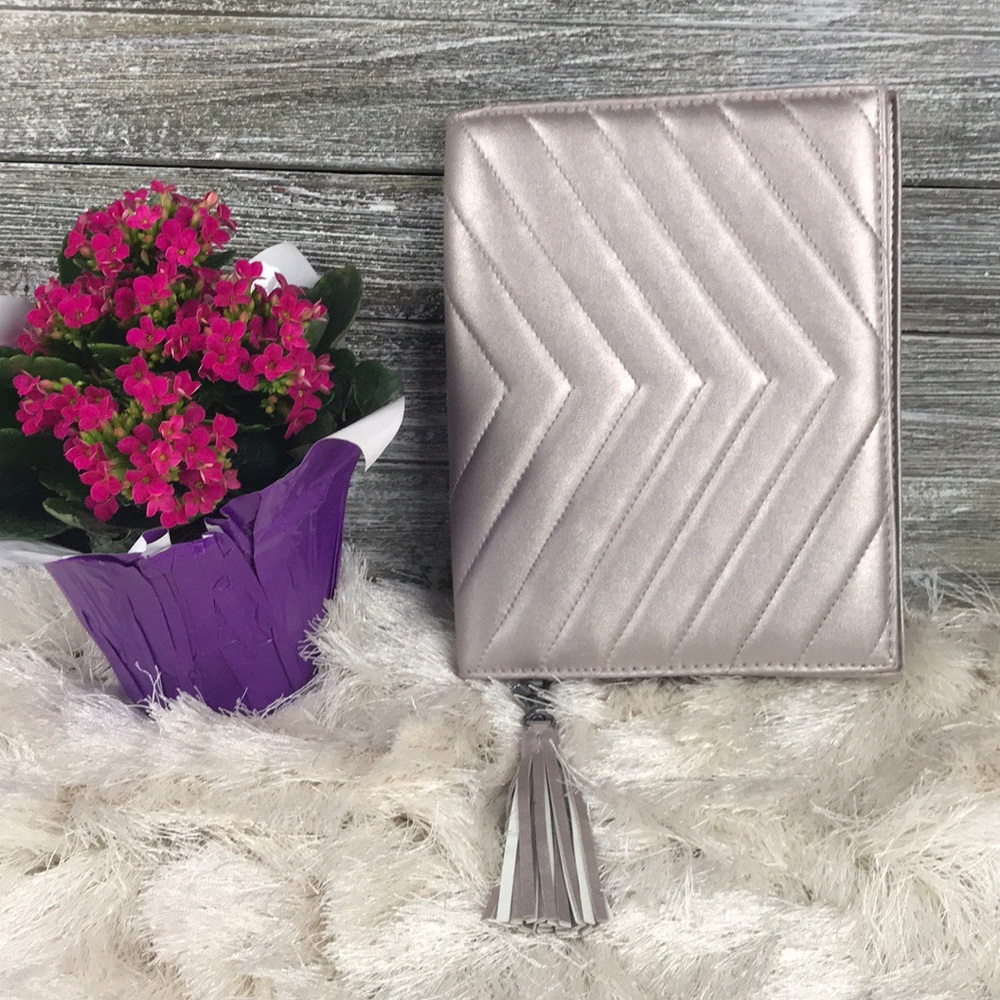 New Neiman Marcus Kindle/Nook Case